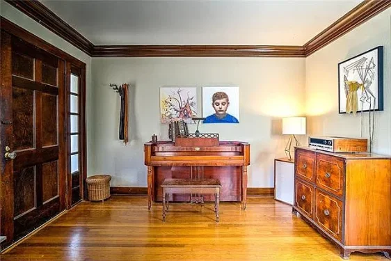 Interior painting: living room repaint